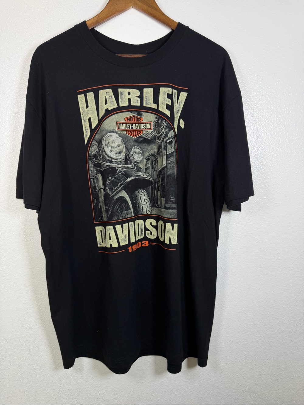 Harley-Davidson Men's Black Graphic Tee - Classic Motorcycle Logo